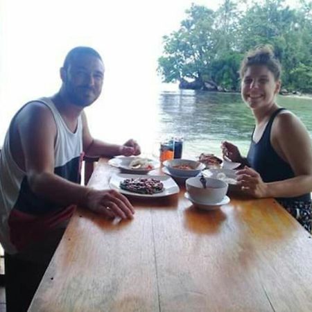 Nusa Nalan Beach Resort Rumah Olat Luaran gambar