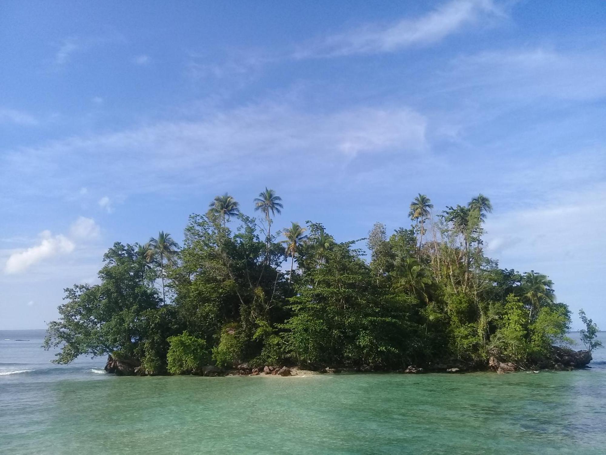 Nusa Nalan Beach Resort Rumah Olat Luaran gambar