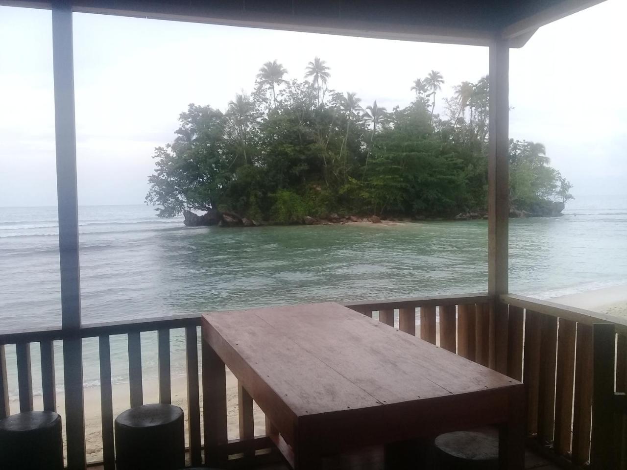 Nusa Nalan Beach Resort Rumah Olat Luaran gambar
