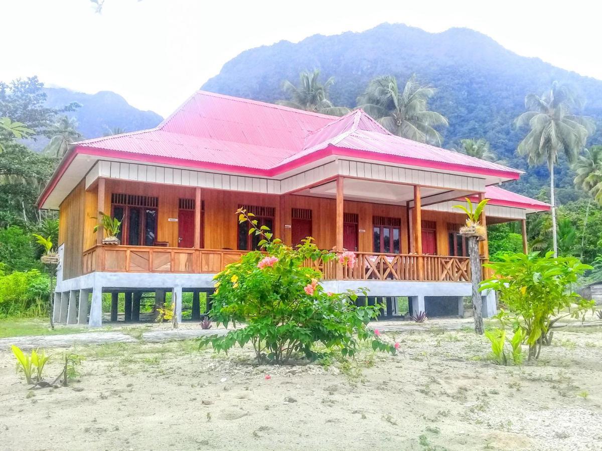 Nusa Nalan Beach Resort Rumah Olat Luaran gambar
